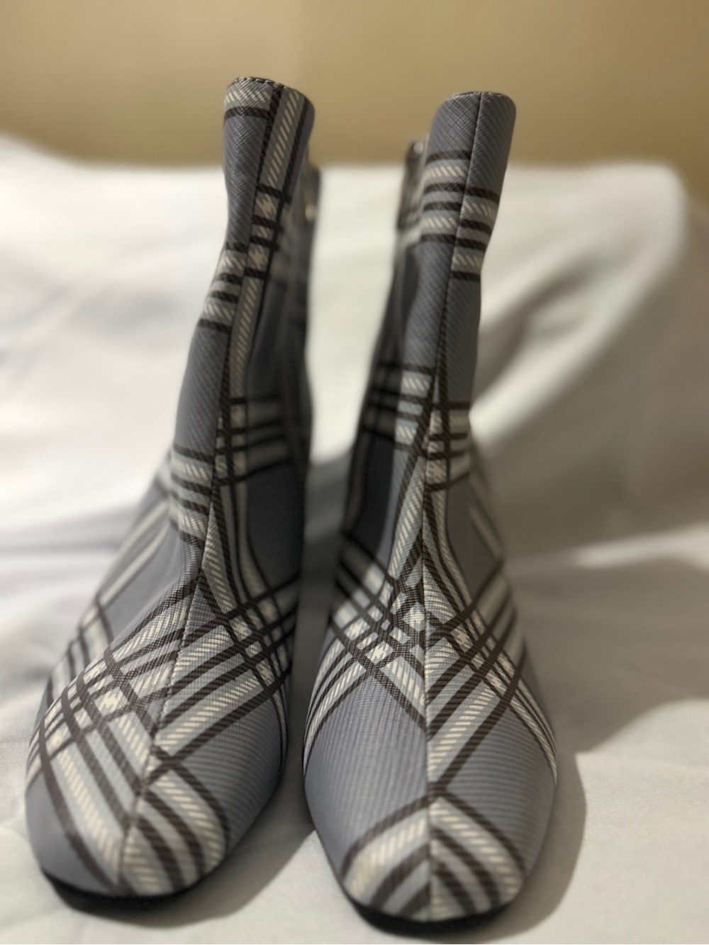 Fashion nova plaid boots 7.5